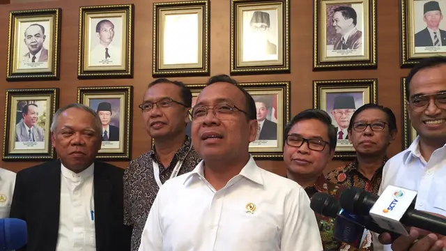 Menteri Sekretaris Negara (Mensesneg) Pratikno  selaku Ketua Komisi Pengarah Pembangunan Kawasan Medan Merdeka. (Merdeka.com/Intan Umbari Prihatin)
