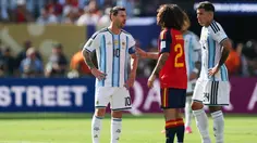 Viral Marc Cucurella Bawa Trofi Piala Dunia 2026 Pakai Kantung Kresek, Ternyata Mainan