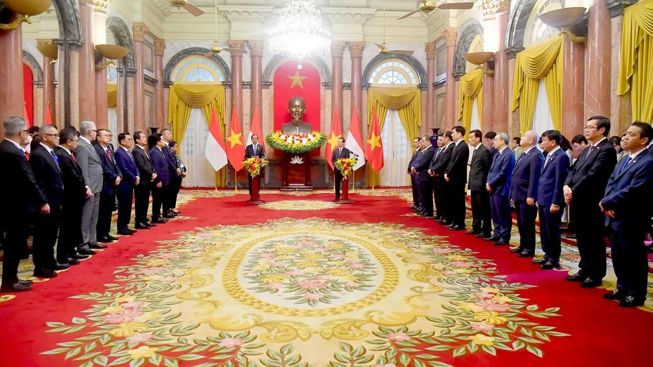 Presiden Joko Widodo atau Jokowi mengadakan pertemuan bilateral dengan Presiden Vietnam Vo Van Thuong, pada Jumat, 12 Januari 2024, di Istana Kepresidenan, Hanoi, Vietnam.