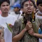 Hal yang terpikir saat orang mendengar nama festival vegetarian mungkin adalah sekelompok vegetarian yang makan sayur dan buah bersama-sama.