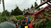Wisata Situ Tamansari Bogor porak poranda diterjang angin puting beliung. (Liputan6.com/Achmad Sudarno)
