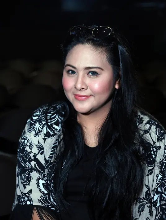 "Pastinya senang bisa diajak, saya sudah cuti lama, sebenarnya saya deg-degan. Terakhir duet 9 tahun lalu," kata Audy di Balai Sarbini, Jakarta Selatan, Selasa (11/8/2015). (Wimbarsana/Bintang.com)