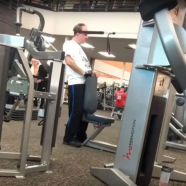Enggak Jadi Sehat, Ini 6 Kelakuan Orang di Tempat Gym yang Kocak
