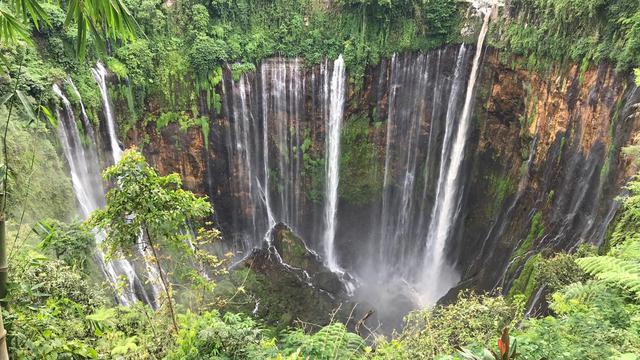 Air Terjun Tumpak Sewu di Lumajang
