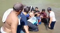 Jasat korban Alfin berhasil dievakuasi dari dasar Sungai Bedadung (Istimewa)