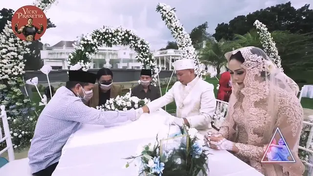 7 Momen Resepsi Pernikahan Vicky Prasetyo dan Kalina Ocktaranny