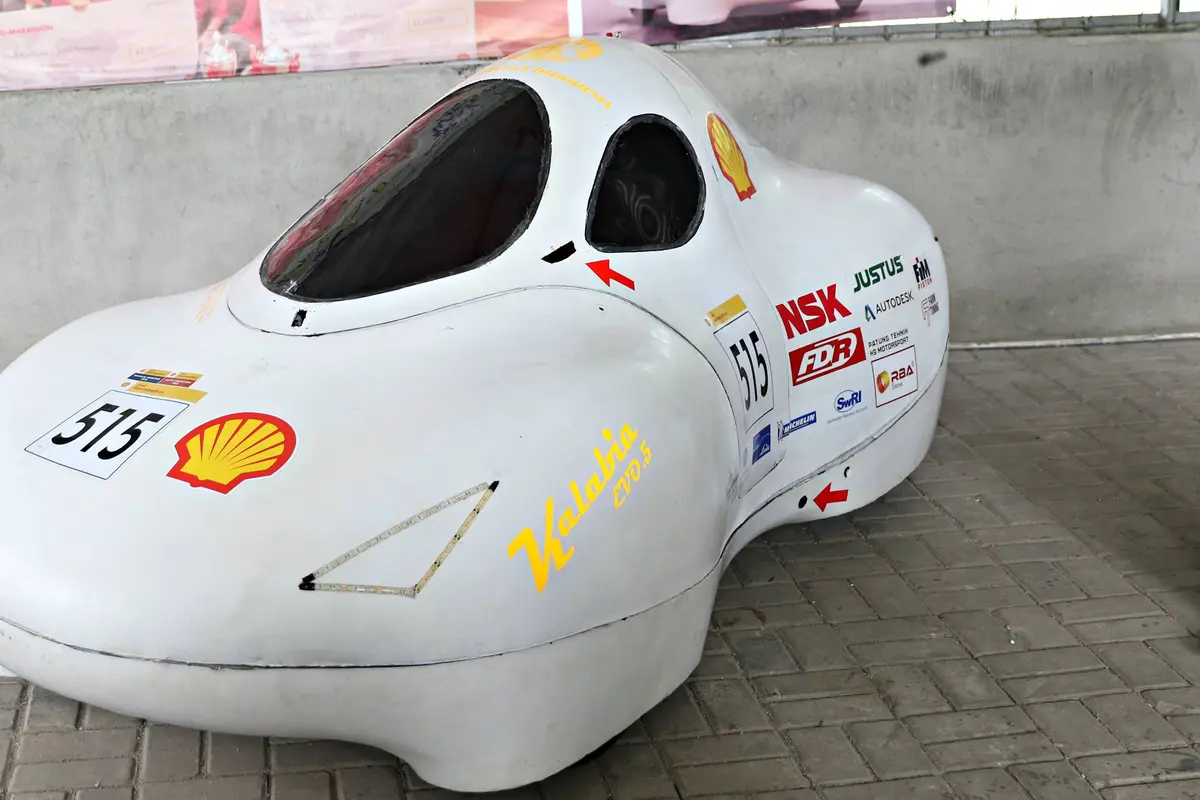 20160519-Mobil Super Irit Karya Mahasiswa UI Siap Bersaing di London-Depok