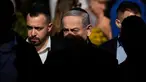Perdana Menteri Israel Benjamin Netanyahu (tengah) tiba untuk menghadiri pemakaman tentara Israel Sersan Master Gal Meir Eizenkot, 25, yang tewas dalam pertempuran di Gaza di pemakaman militer di Herzliya, Israel, Jumat (8/12/2023). Kematian Eizenkot, putra Gadi Eizenkot, mantan panglima militer Israel yang juga saat ini menjadi anggota kabinet perang Israel, telah bergema di seluruh negeri dan mengundang belasungkawa dari para pemimpin tertinggi Israel (AP Photo/Leo Correa)