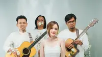 Fanny Soegiarto dan ketiga rekannya untuk proyek musik terbaru. (Via Instagram @fannysoegi)