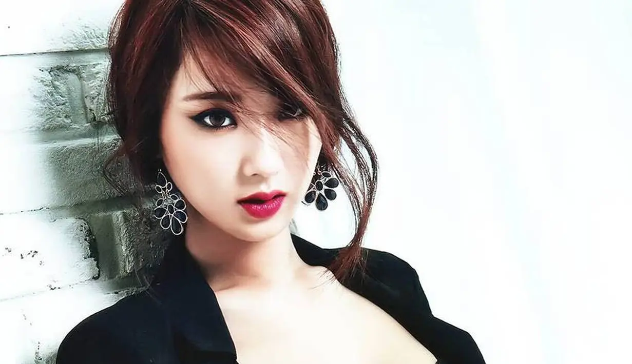 Salah satu personel 9 Muses, Park Kyungri punya wajah jutek dan tatapan yang tajam. Walaupun demikian, ia tetap terlihat cantik. (Foto: allkpop.com)