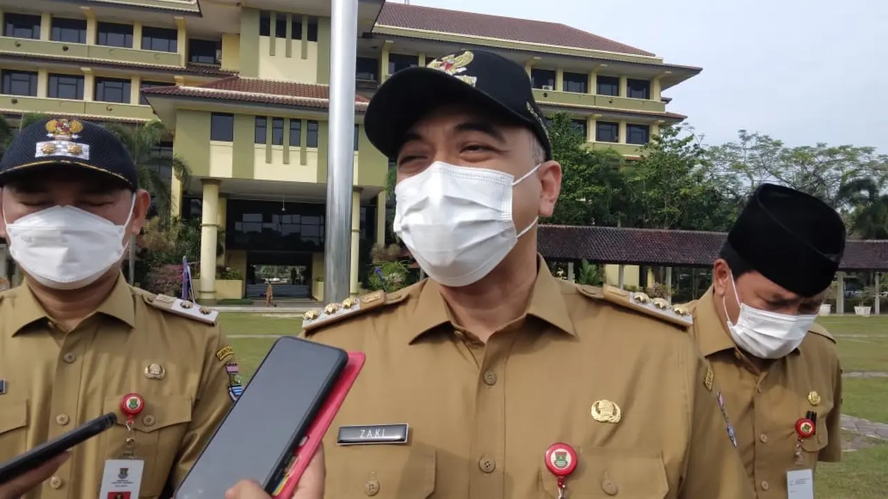 Bupati Tangerang Ahmed Zaki Iskandar