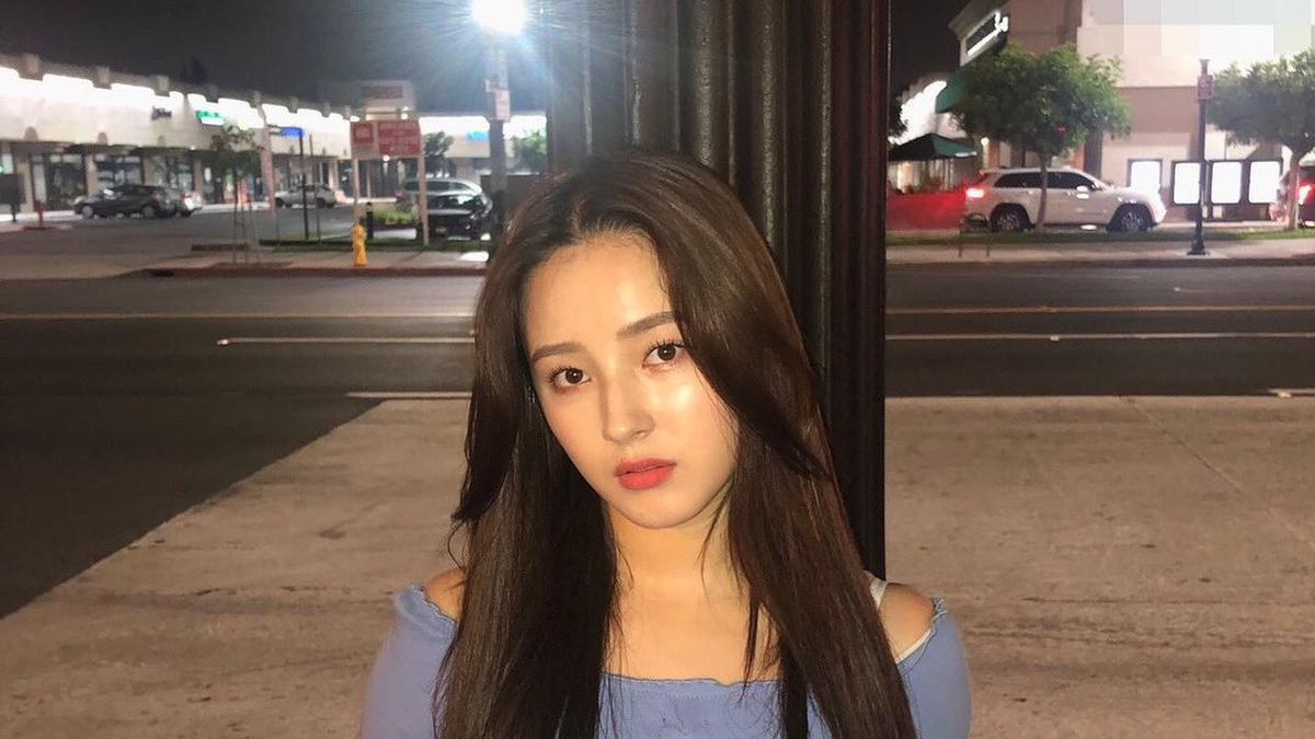 Video nancy momoland ganti baju