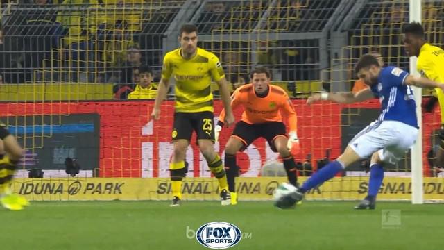 Berita video highlights Bundesliga 2017-2018, Borussia Dortmund vs Schalke, dengan skor 4-4. This video presented by BallBall.