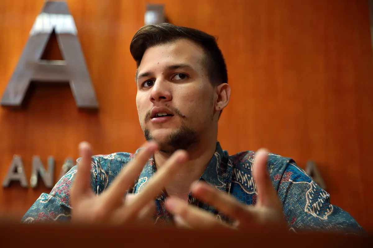 [Bintang] Stuart Collin
