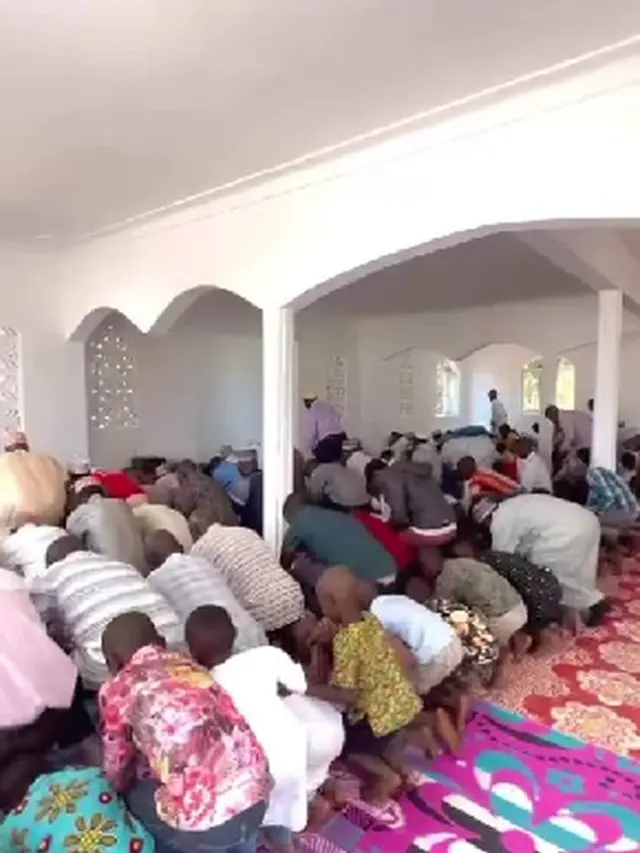 6 Potret Masjid Ivan Gunawan di Afrika, Pembangunan Ditaksir Rp 1,5 Miliar
