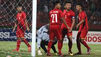 Vietnam U-16 menelan kekalahan 2-4 dari Timnas Indonesia U-16 dalam laga lanjutan Grup A Piala AFF U-16 2018 di Stadion Gelora Delta, Sidoarjo, Kamis (2/8/2018). (Bola.com/Aditya Wany)