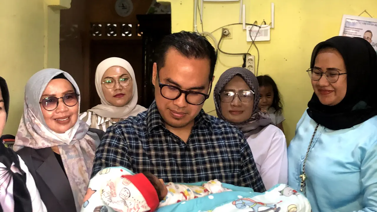 Seusai Kampanye, Pilar Saga Ichsan Tengok Bayi yang Dilahirkan dari Ibu Penderita ODGJ