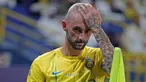 Ekspresi pemain Al Nassr, Marcelo Brozovic, saat melawan Al Taawon dalam laga pekan ke-2 Liga Arab Saudi 2023/2024 yang berlangsung di KSU Football Stadium, Sabtu (19/8/2023) dini hari WIB. Al Taawon berhasil mengalahkan tuan rumah Al Nassr dengan skor 2-0. (AFP/Fayez Nureldine)