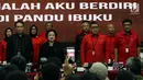 Ketua Umum PDIP Megawati Soekarnoputri (kedua kiri) menghadiri acara pelantikan Tri Rismaharini sebagai Ketua Bidang Kebudayaan DPP PDIP di Kantor DPP PDIP, Jakarta, Senin (19/8/2019). Risma resmi menjabat sebagai Ketua Bidang Kebudayaan DPP PDIP masa bakti 2019-2024. (Liputan6.com/Johan Tallo)