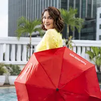 Intip gaya Luna Maya menikmati liburan dengan santai dan percaya diri (Havaianas)