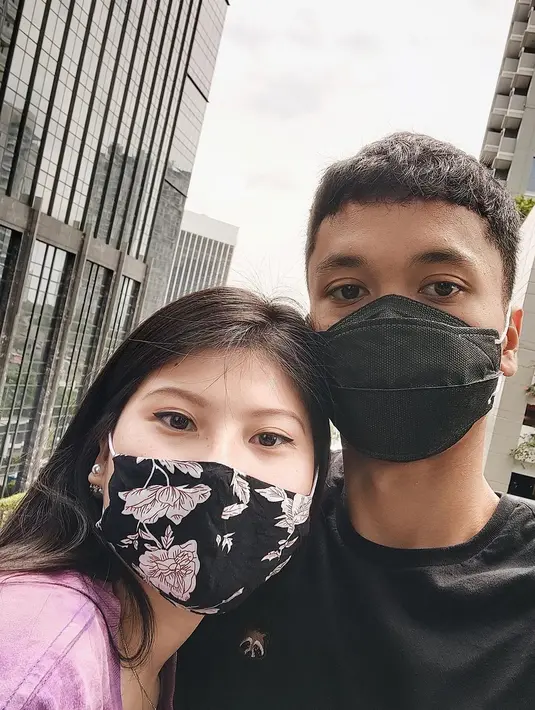 <p>Dengan gaya rambut berbeda, Ginting juga sempat membagikan momen kebersamaan dengan sang kekasih. Foto: Instagram.</p>