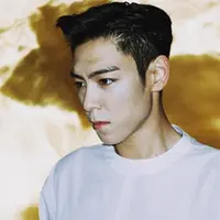 Seperti yang diketahui sebelumnya, T.O.P Big Bang harus menjalani perawatan di ruang ICU lantaran kondisinya yang kritis. Kurang lebih satu pekan di rumah sakit, T.O.P Big Bang pun semakin membaik. (Instagram/choi_seung_hyun_tttop)