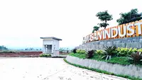 Gerbang Kawasan Industri Cikembar (KIC) di Desa Cimanggu, Kecamatan Cikembar, Kabupaten Sukabumi. (Liputan6.com/Fira Syahrin).