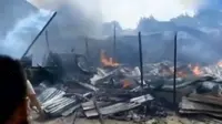 Ditinggal Mudik, Bengkel di Duren Sawit Ludes Terbakar