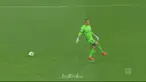 Berita video kiper Mainz 05 menendang angin menjadi momen terlucu pekan ke-11 Bundesliga 2017-2018. This video presented by Ballball.