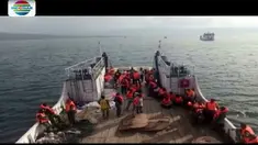 Tim Basarnas Menggunakan Robot Pengintai ROV, robot ini dilengkapi kamera yang dioperasikan di bawah air.