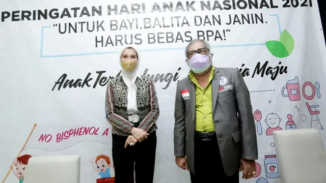Arzeti Bilbina dan Arist Merdeka Sirait
