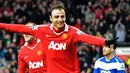 Keceriaan striker MU Dimitar Berbatov yang mencetak hat-trick ke gawang Birmingham City pada partai Liga Premier yang dimenangkan 5-0 di Old Trafford, 22 Januari 2011. AFP PHOTO/PAUL ELLIS