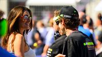 Valentino Rossi bersama Francesca Sofia Novello. (Jure Makovec / AFP)