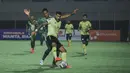 Sementara di kubu Barito Putera, Renan Alves dan kawan-kawan masih tertahan di zona degradasi tepatnya di posisi ke-17 dengan raihan 16 poin. Total, Barito Putera menang 4 kali, imbang 4 kali dan kalah 15 kali. (Bola.com/Maheswara Putra)