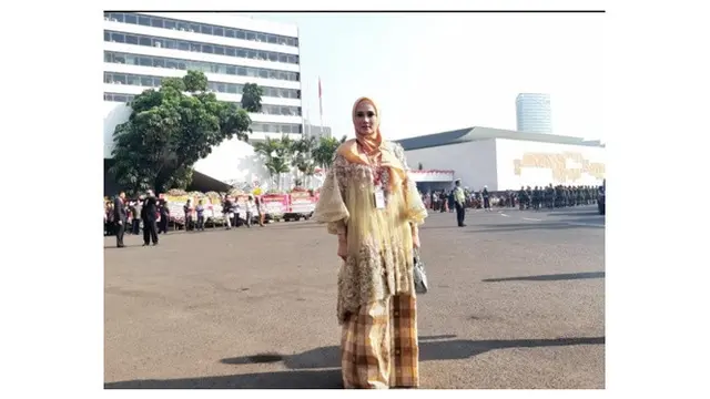 Gaya Seleb Tanah Air Saat DiLantik Jadi Anggota DPR RI