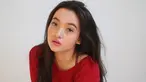 Megan Domani kerap tampil dengan gaya casual. Kaos pun menjadi fashion item andalan gadis kelahiran 2002 ini. Meski terlihat simpel, namun dara blasteran Jerman ini terlihat menawan dengan riasan natural.(Liputan6.com/IG/@megandomani1410)
