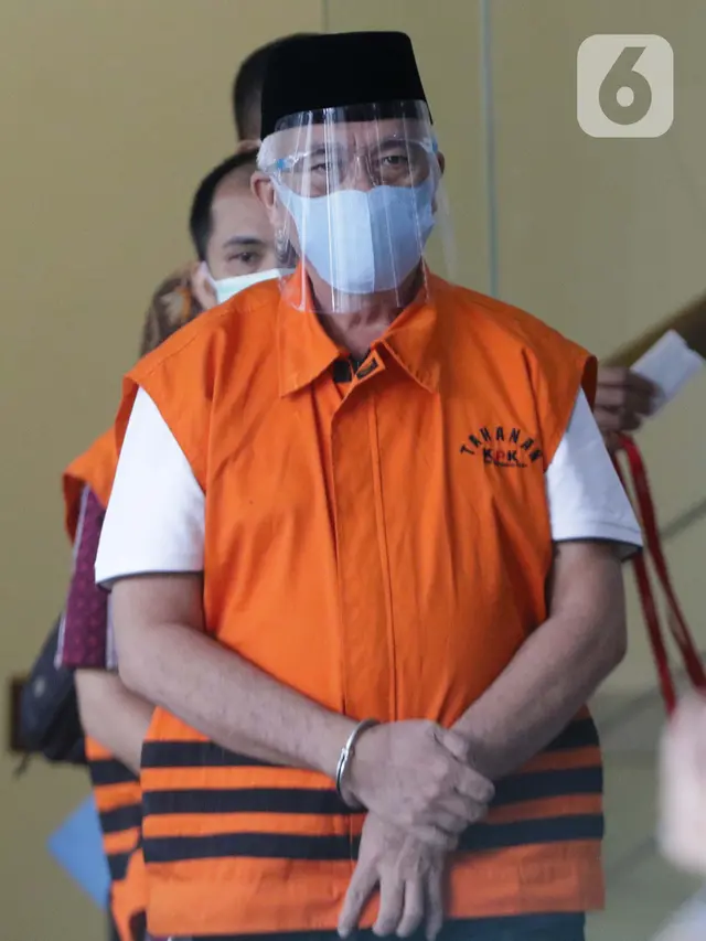 FOTO: KPK Kembali Periksa Bupati Banggai Laut Nonaktif Wenny Bukamo