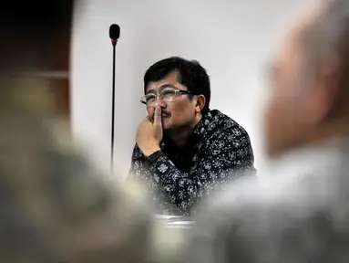 [FOTO] Selain Pelatih Golf, Deviardi Menjadi `Kasir` Rudi Rubiand