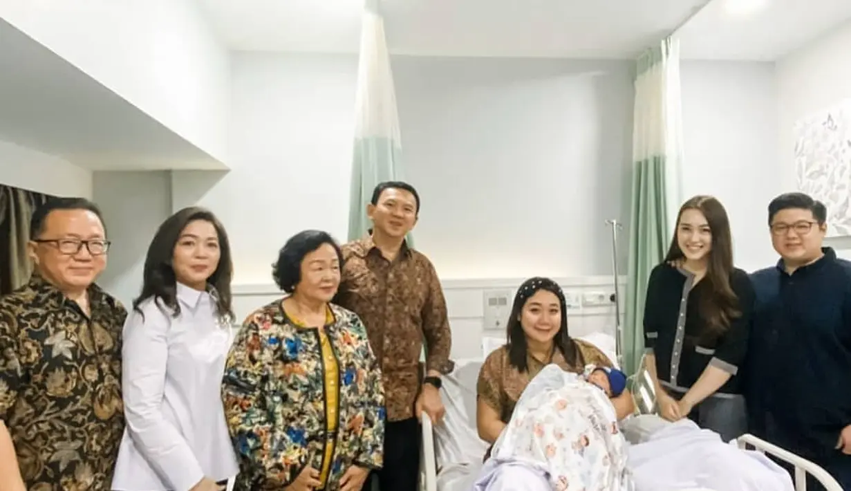 Ahok dikaruniai anak laki-laki (Instagram/puputnastiti.devi)