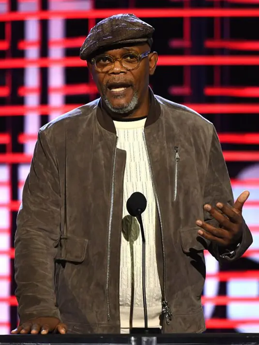 “Aku sangat senang bertemu dengan Sam Jackson, tetapi dia (Sam) menyindirku untuk tidak mengirimkan foto-foto anakku lagi,” ucap Scarlett Johansson pada E! News. (AFP/Bintang.com)