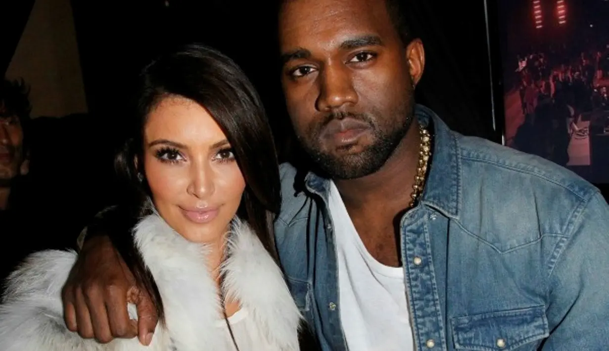 "Cuitan Kim di Twitter dan apapun yan ia katakan sangat diperhitungkan untuk membela Kanye West," tutup sumber. (latimesblogs.latimes)