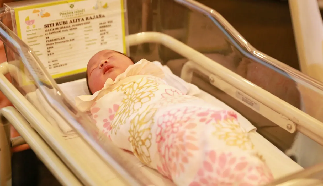 " Gayatri adalah istri dari Raden Wijaya pendiri Kerajaan Majapahit  yang melahirkan raja-raja selanjutnya, Gayatri juga punya makna tiga kekuatan besar, the mother of nature," jelasnya. (Adrian Putra/Bintang.com)