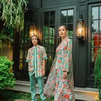 Bunga Citra Lestari turut mengenakan outfit lebaran bernuansa hijau sage yang jadi tren Lebaran 2023. [Foto: IG/bclsinclair].