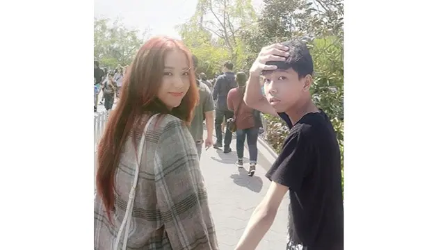 Potret Kocak Foto Editan Dengan Member Blackpink Ini Bikin Ngakak
