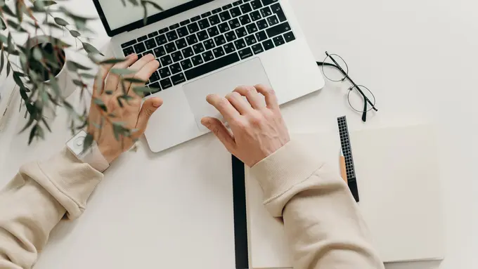 Mengetik dengan Posisi Berdiri