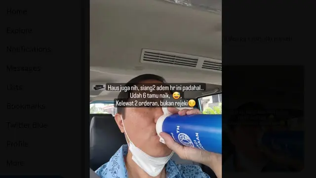 Potret viral Bos Bluebird narik taksi (Foto: Screenshot Twitter @socialiteghibah)