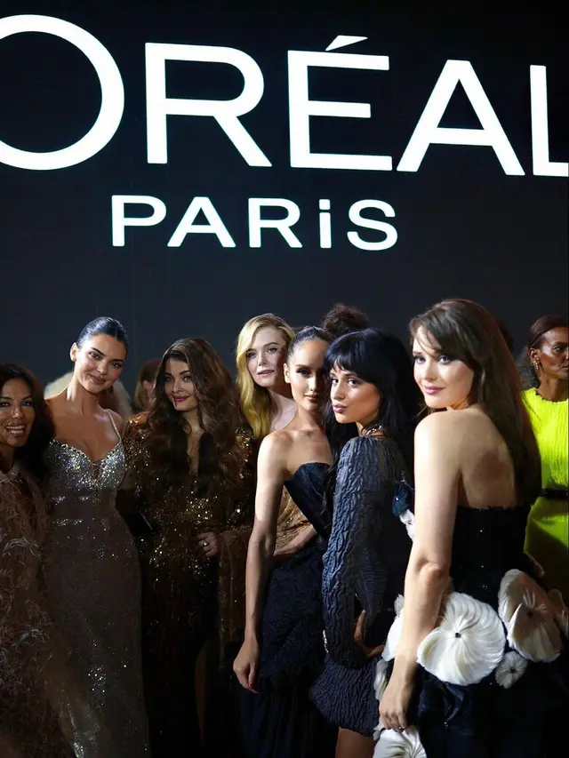 Potret Fierce dan Memukau Cinta Laura dan Enzy Storia di Paris Fashion Week, Satu Panggung dengan Kendall Jenner dan Camilla Cabello