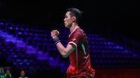 Tunggal putra Indonesia Jonatan Christie&nbsp;lolos ke semifinal Denmark Open 2025&nbsp;setelah menyingkirkan Li Shi Feng dari China dengan rubber game 21-18, 21-23, dan 21-17 di Jyske Bank Arena, Jumat (17/10).&nbsp;(foto: PBSI)