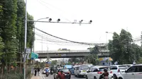Dinas Perhubungan dan Polres Metro Tangerang, menambah empat kamera Elektronik Traffic Law Enforment (ETLE) di kawasan jalan utama Kota Tangerang. (Liputan6.com/Pramita Tristiawati)