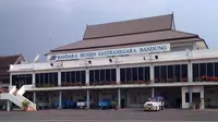 Hujan Abu Kelud, Bandara Husein Sastranegara Tutup Hingga Sabtu